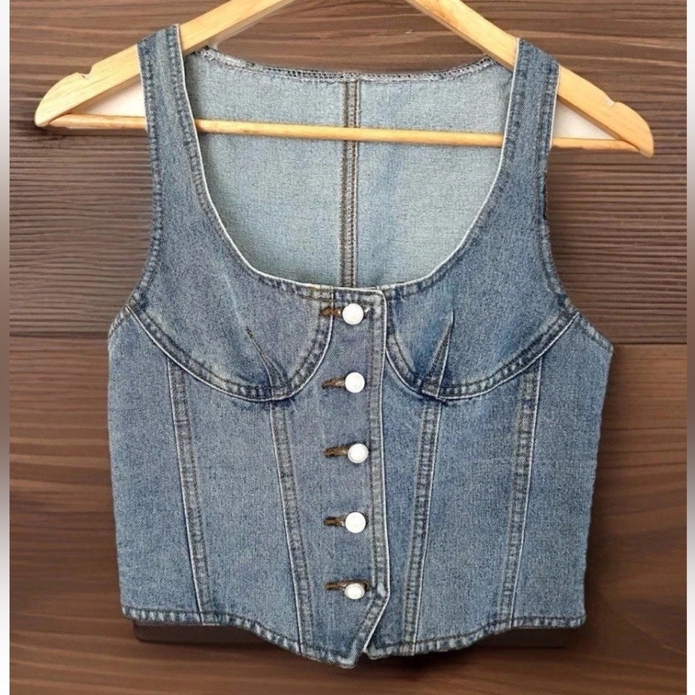 Vest Medium Wash Structured Tie Back Faux Pearl Button Up NWOT Size XS